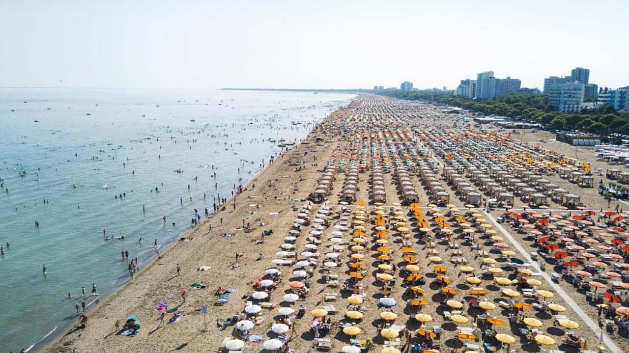 Appartamenti Fungo Lignano Sabbiadoro Exteriör bild