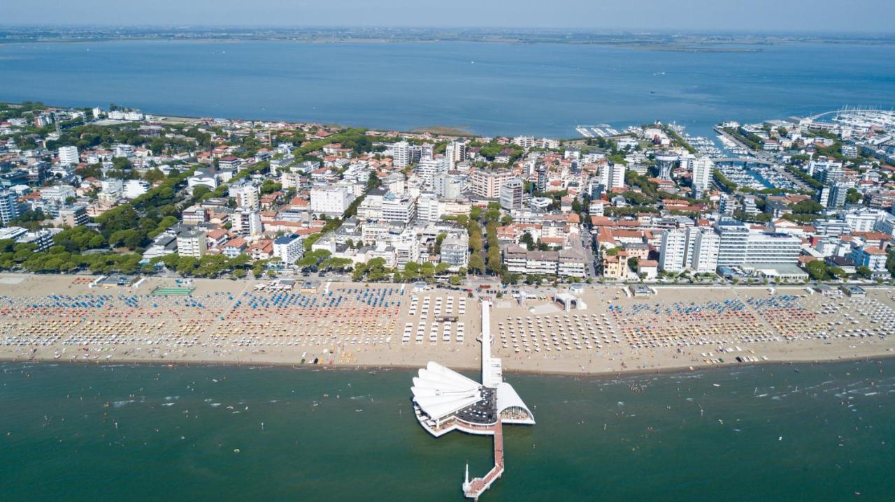 Appartamenti Fungo Lignano Sabbiadoro Exteriör bild