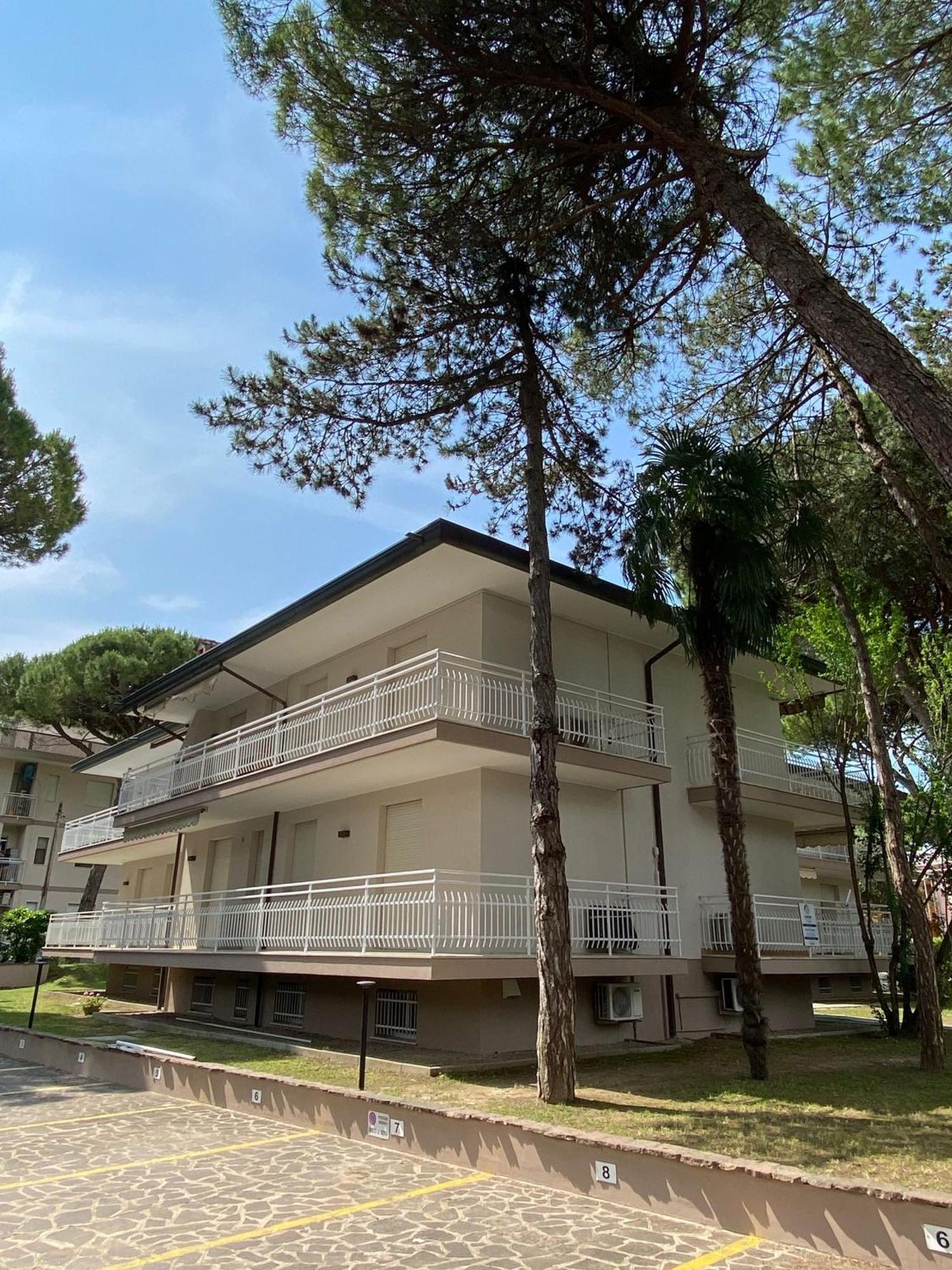 Appartamenti Fungo Lignano Sabbiadoro Exteriör bild